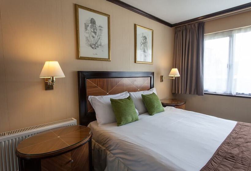 Номер Стандарт, Europa Gatwick Hotel & Spa