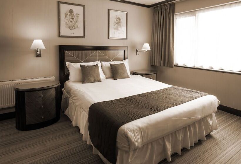 Номер Стандарт, Europa Gatwick Hotel & Spa