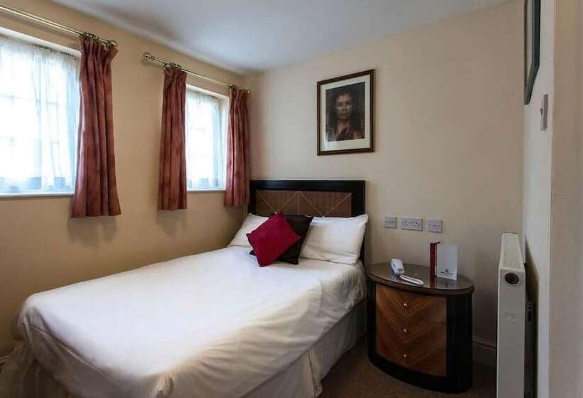 Номер Стандарт Индивидуальный, Europa Gatwick Hotel & Spa