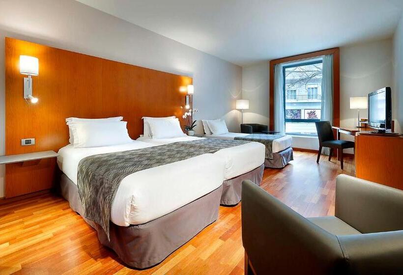Quarto Triplo Estandar, Eurostars Lisboa Parque