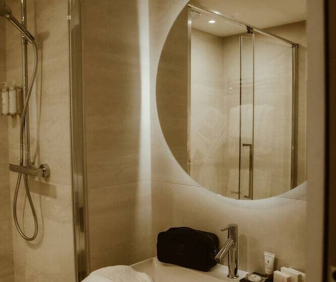 Номер Стандарт, Hôtel La Monnaie Arty & Spa