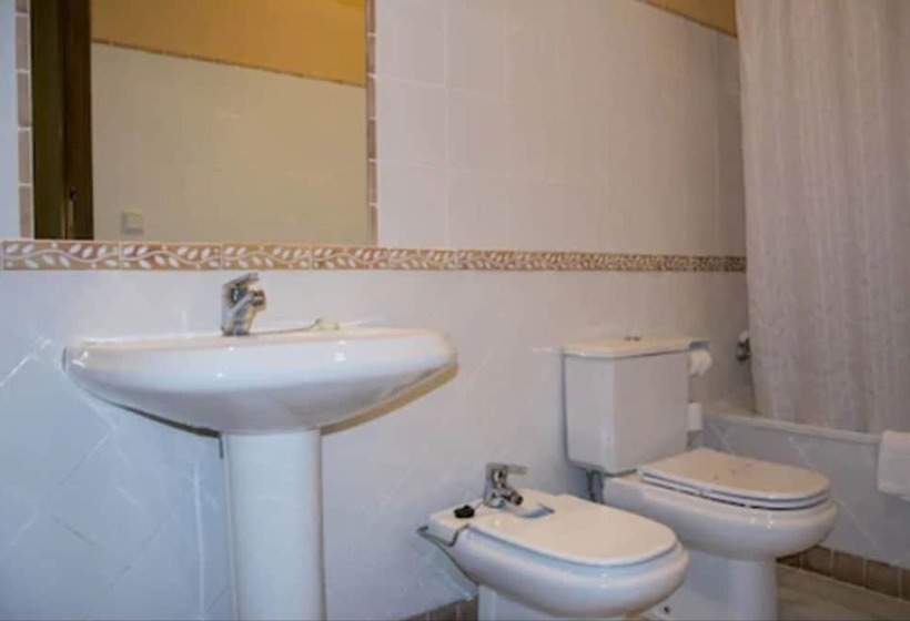 اتاق استاندارد سه نفره, Casa Museo De La Mezquita