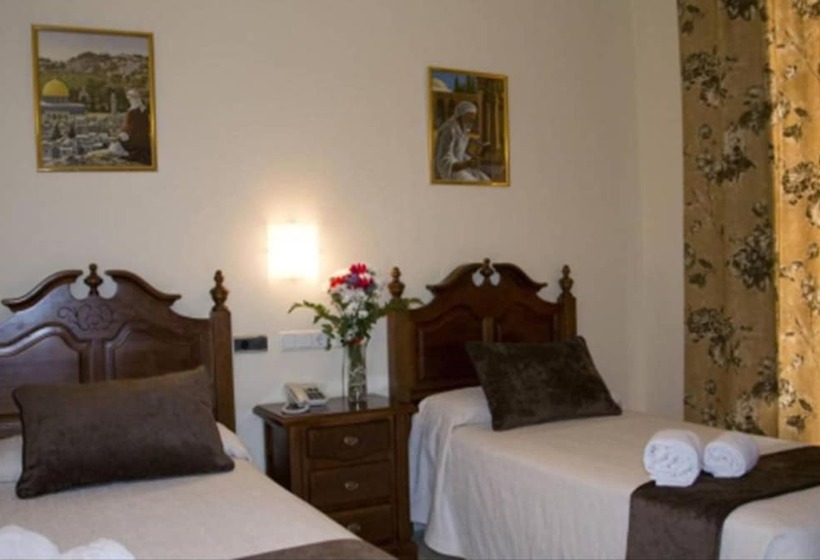 اتاق استاندارد چهار تخته, Casa Museo De La Mezquita