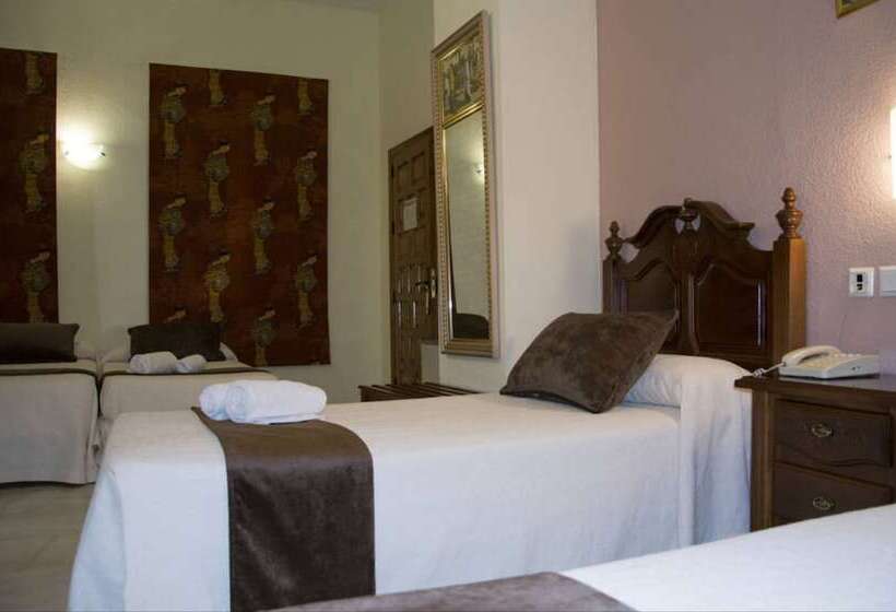 اتاق استاندارد چهار تخته, Casa Museo De La Mezquita