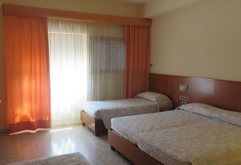 غرفة قياسية ثلاثية, Oasi Dei Discepoli