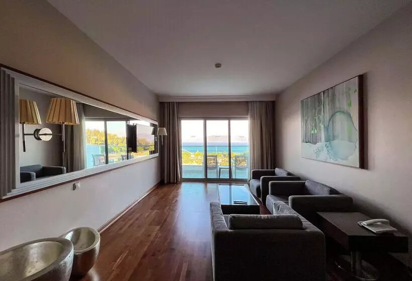 سوییت, Pine Bay Holiday Resort