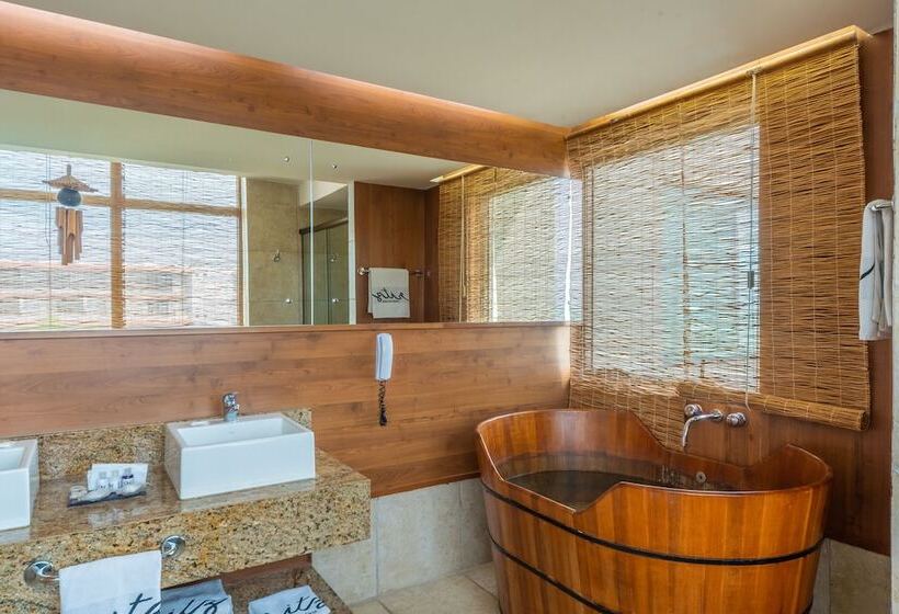 جناح, Ritz Lagoa Da Anta Hotel & Spa