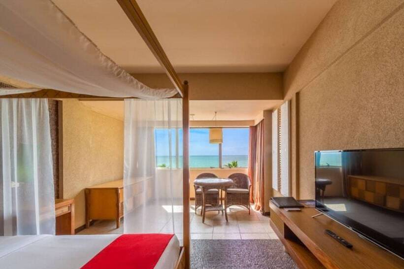 جناح, Ritz Lagoa Da Anta Hotel & Spa