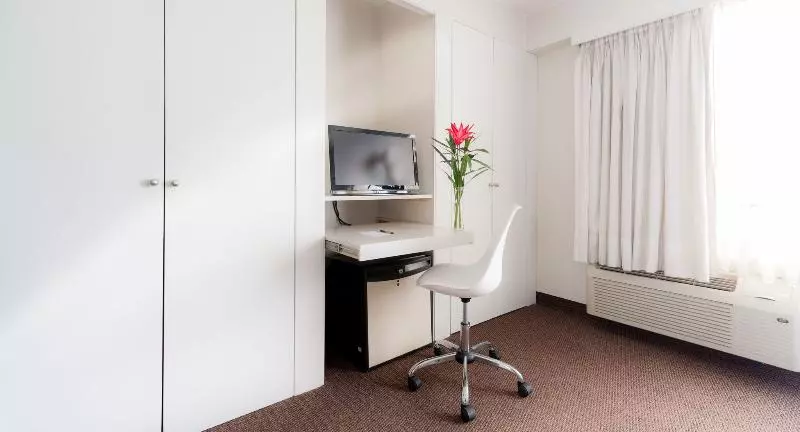 اتاق استاندارد یک نفره, Roosevelt Hotel & Suites