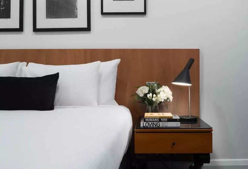 デラックスルーム, Rydges World Square