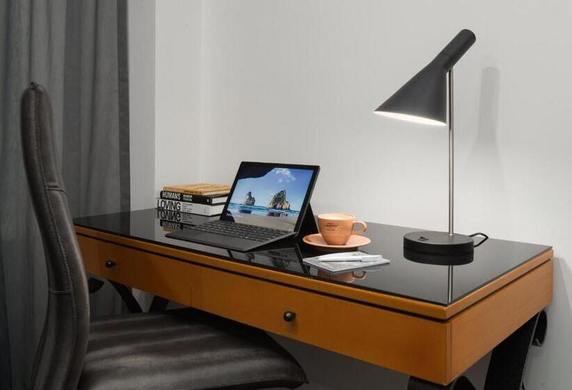 Номер Deluxe Кровать Кинг, Rydges World Square