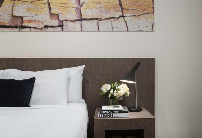 Семейный Номер, Rydges World Square