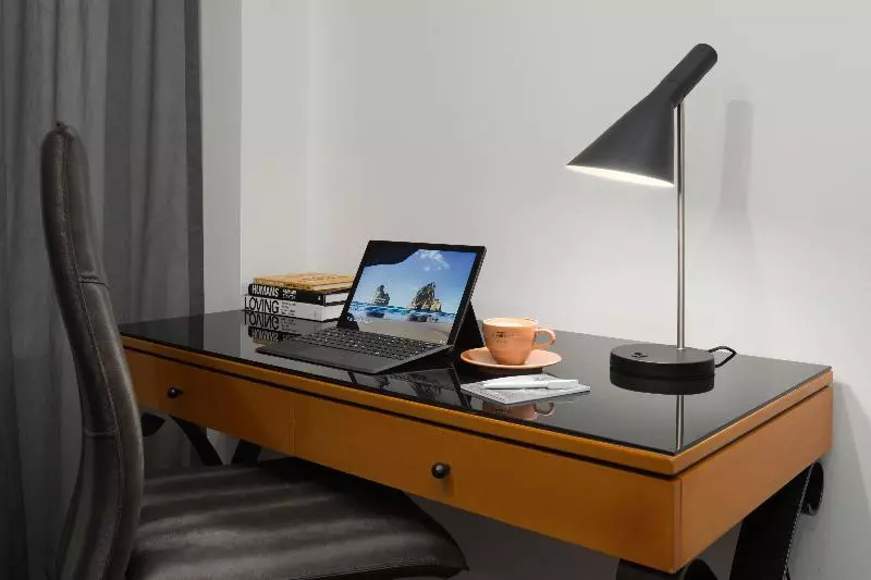 デラックスルーム, Rydges World Square