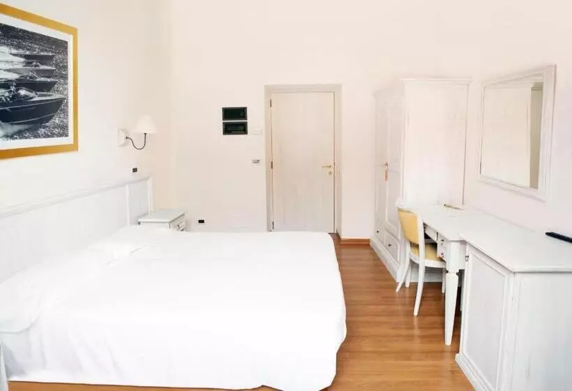 Superior room with lake view, Sebino