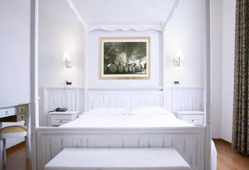 Superior room with lake view, Sebino