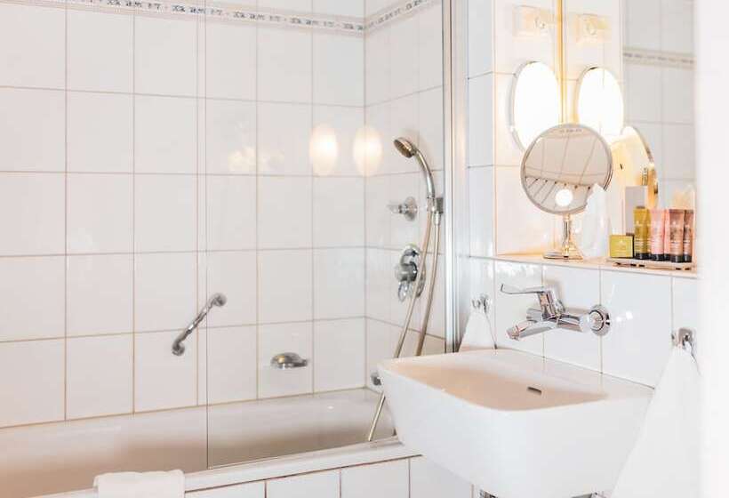 חדר סופריור, Ullensvang