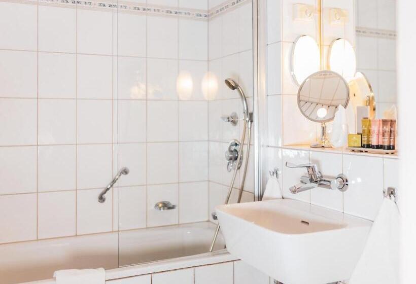 חדר סופריור, Ullensvang