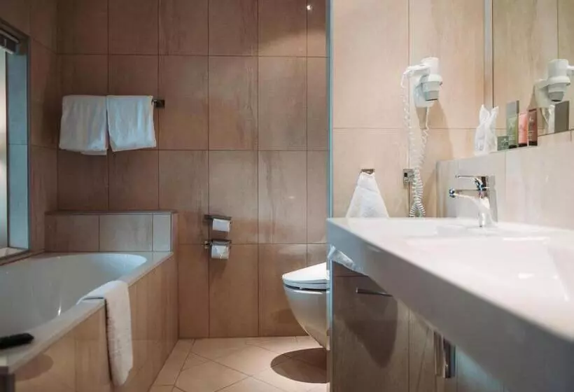 ジュニアスイート, Ullensvang