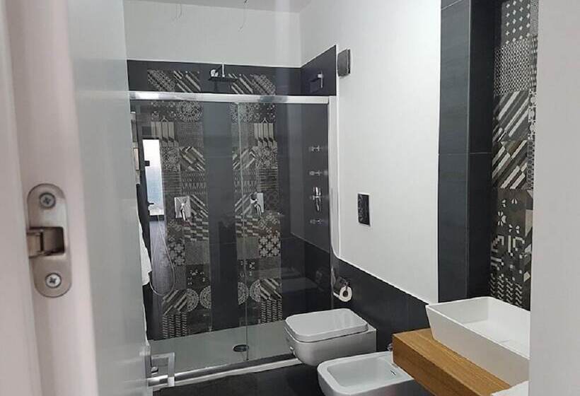 Студия Стандарт Вид на Море, Addimuru