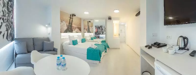 1 Bedroom Deluxe Apartment