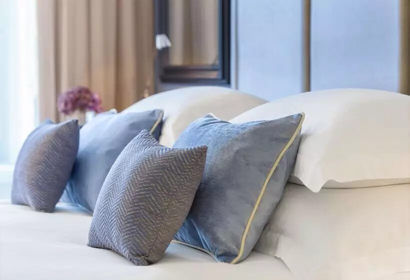 اتاق لوکس با تخت بزرگ, Corinthia Hotel St Petersburg