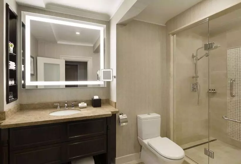 Deluxe-huone, Fairmont Hotel Vancouver