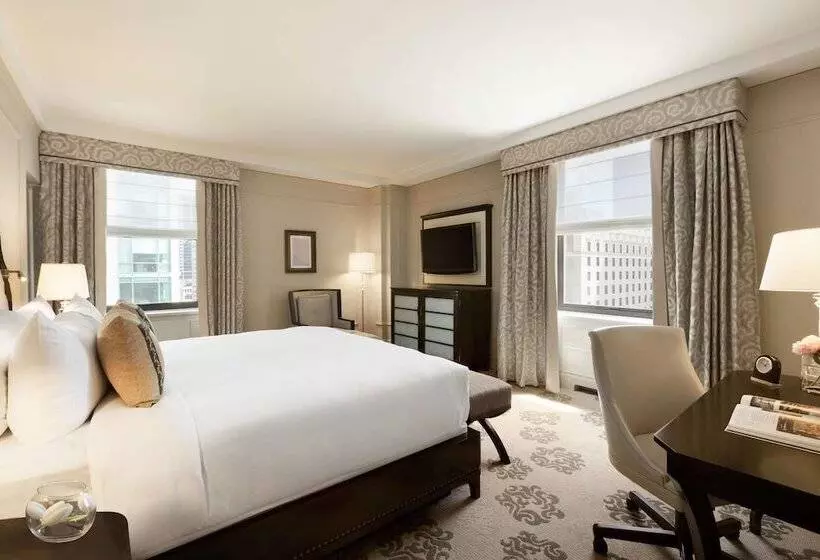 Deluxe-huone, Fairmont Hotel Vancouver