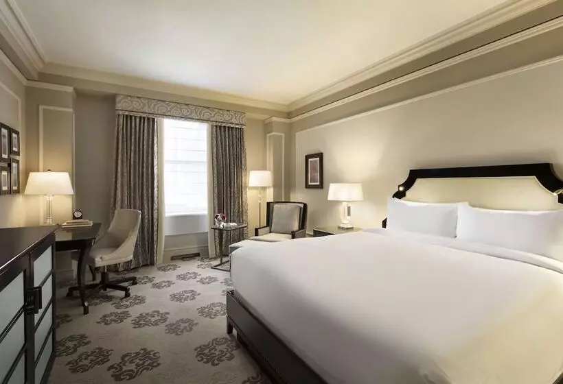 Deluxe-huone, Fairmont Hotel Vancouver