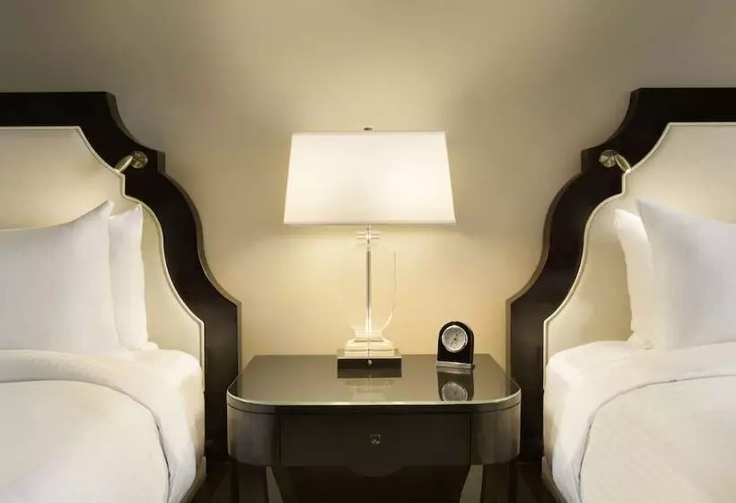 Deluxe-huone, Fairmont Hotel Vancouver