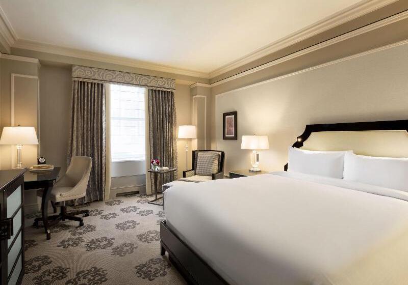 キングサイズベッドのスタンダードルーム, Fairmont Hotel Vancouver