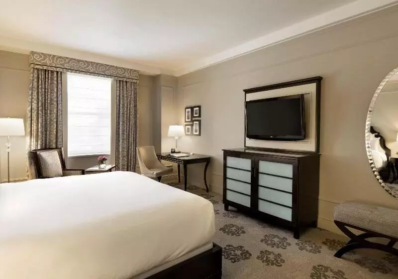 Standard-huone King-vuode, Fairmont Hotel Vancouver