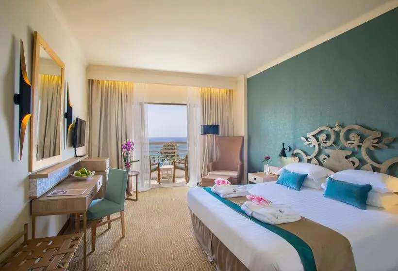 اتاق لوکس با چشم‌انداز دریا, The Grandresort   Limited Edition By Leonardo Hotels