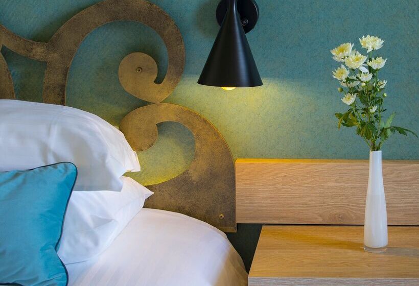 חדר דלוקס נוף לים, The Grandresort   Limited Edition By Leonardo Hotels