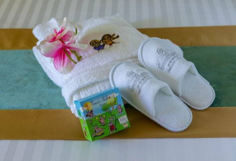 חדר משפחתי דלוקס, The Grandresort   Limited Edition By Leonardo Hotels