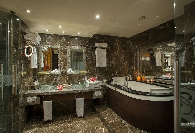 סוויטה נשיאותית, The Grandresort   Limited Edition By Leonardo Hotels