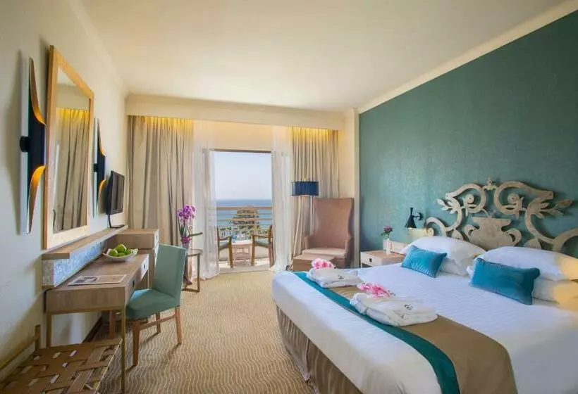 اتاق لوکس با چشم‌انداز دریا, The Grandresort   Limited Edition By Leonardo Hotels
