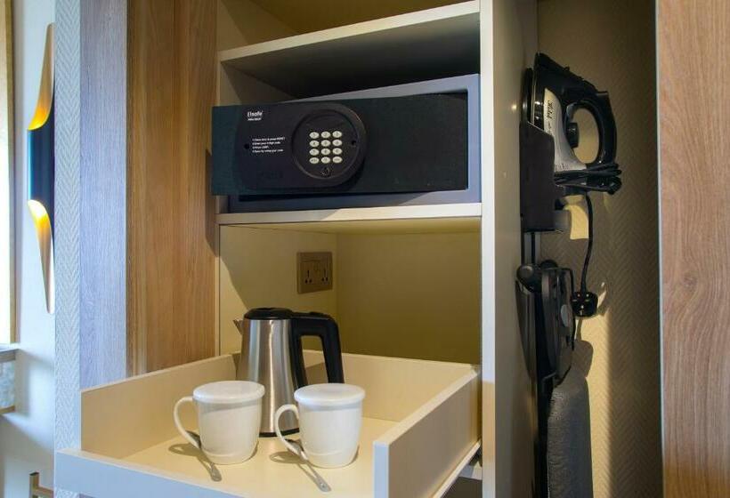 景色の見えるデラックストリプルルーム, The Grandresort   Limited Edition By Leonardo Hotels
