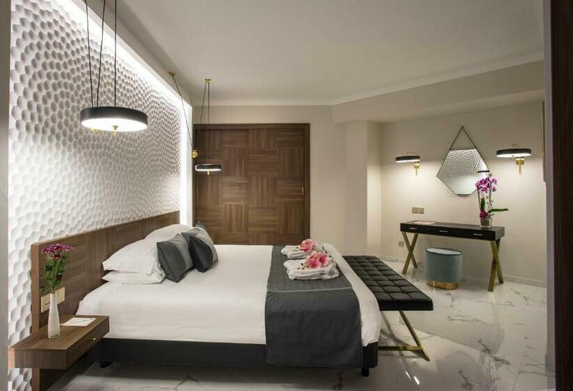 סוויטת ג'וניור אקזקיוטיב, The Grandresort   Limited Edition By Leonardo Hotels