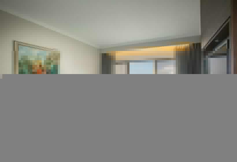 סוויטת ג'וניור אקזקיוטיב, The Grandresort   Limited Edition By Leonardo Hotels