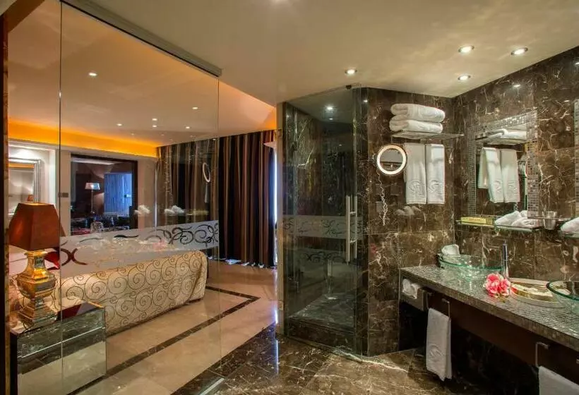سوئیت پرزیدنت, The Grandresort   Limited Edition By Leonardo Hotels