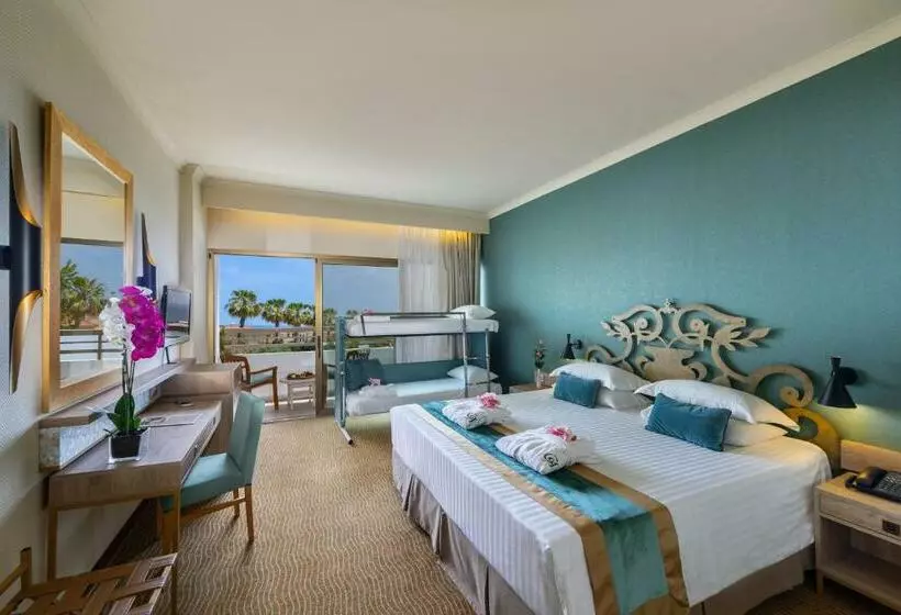 اتاق لوکس خانوادگی, The Grandresort   Limited Edition By Leonardo Hotels