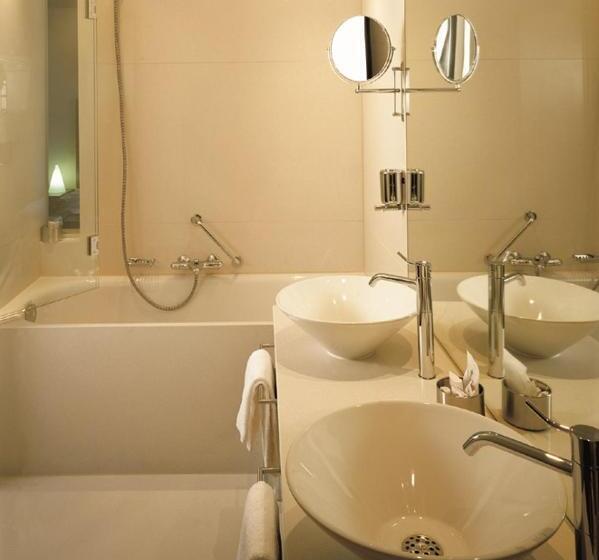 غرفة بيزنس, Kult