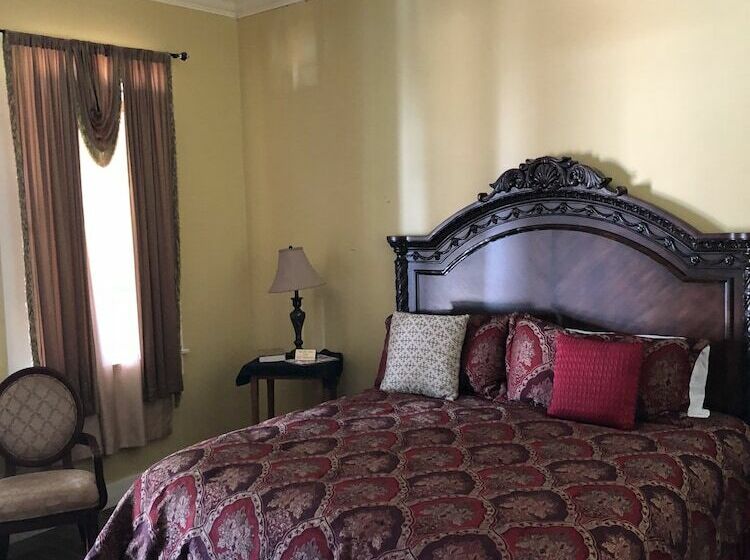 스탠다드 룸 더블 침대, Loyd Hall Plantation