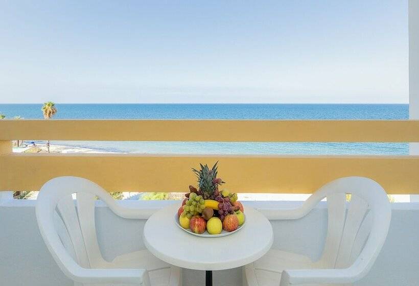 اتاق استاندارد با چشم‌انداز دریا, Marhaba Royal Salem