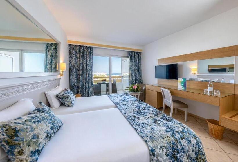 Habitación Triple Estándar, Marhaba Royal Salem