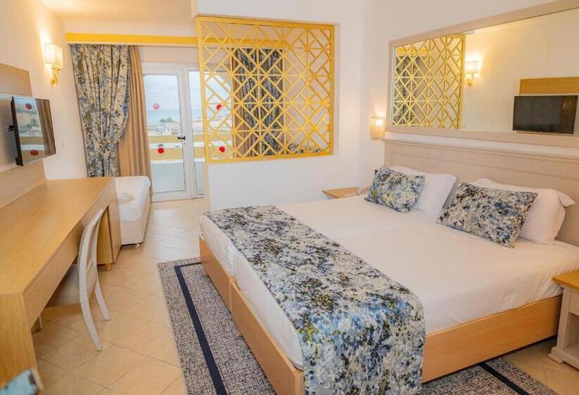 اتاق خانوادگی با چشم‌انداز باغ, Marhaba Royal Salem