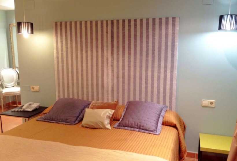 Номер Стандарт, Patilla Ciudad De Requena