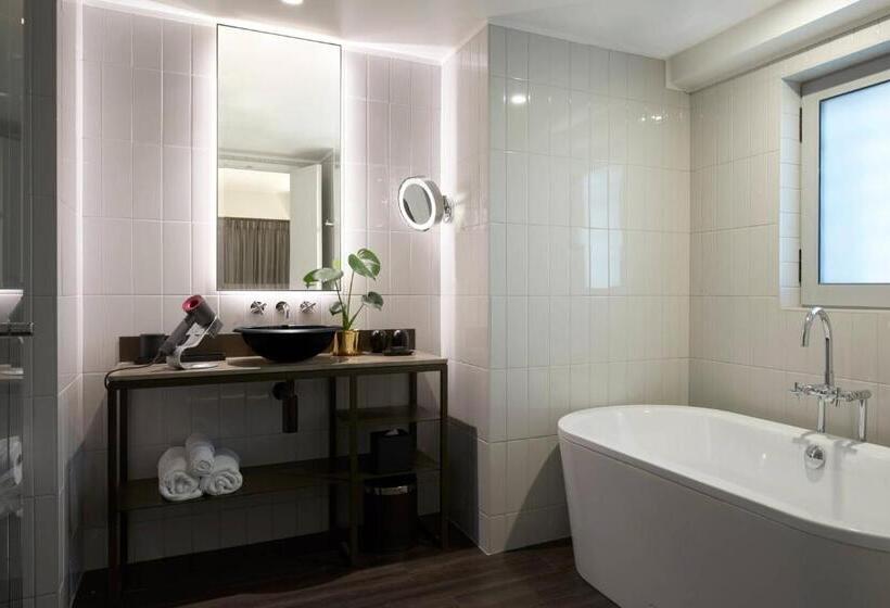 سوییت, Pier One Sydney Harbour, Autograph Collection