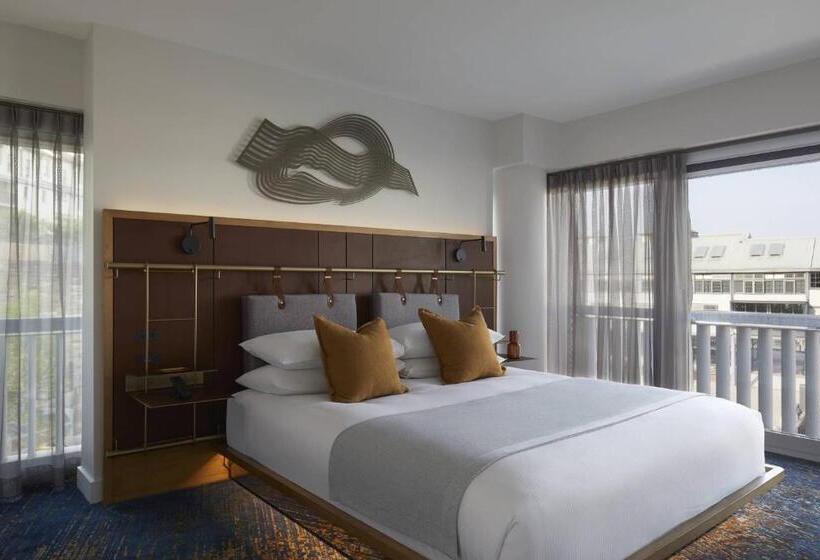 سوییت, Pier One Sydney Harbour, Autograph Collection