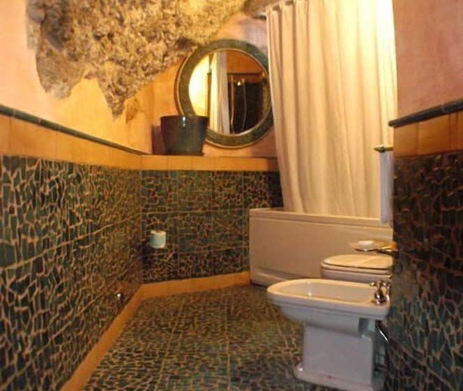 小型套房带海景, Posa Posa